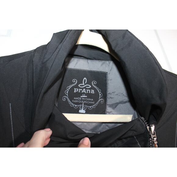 Prana Black Assymetric Zip Front Light Jacket sz XS - Picture 3 of 3